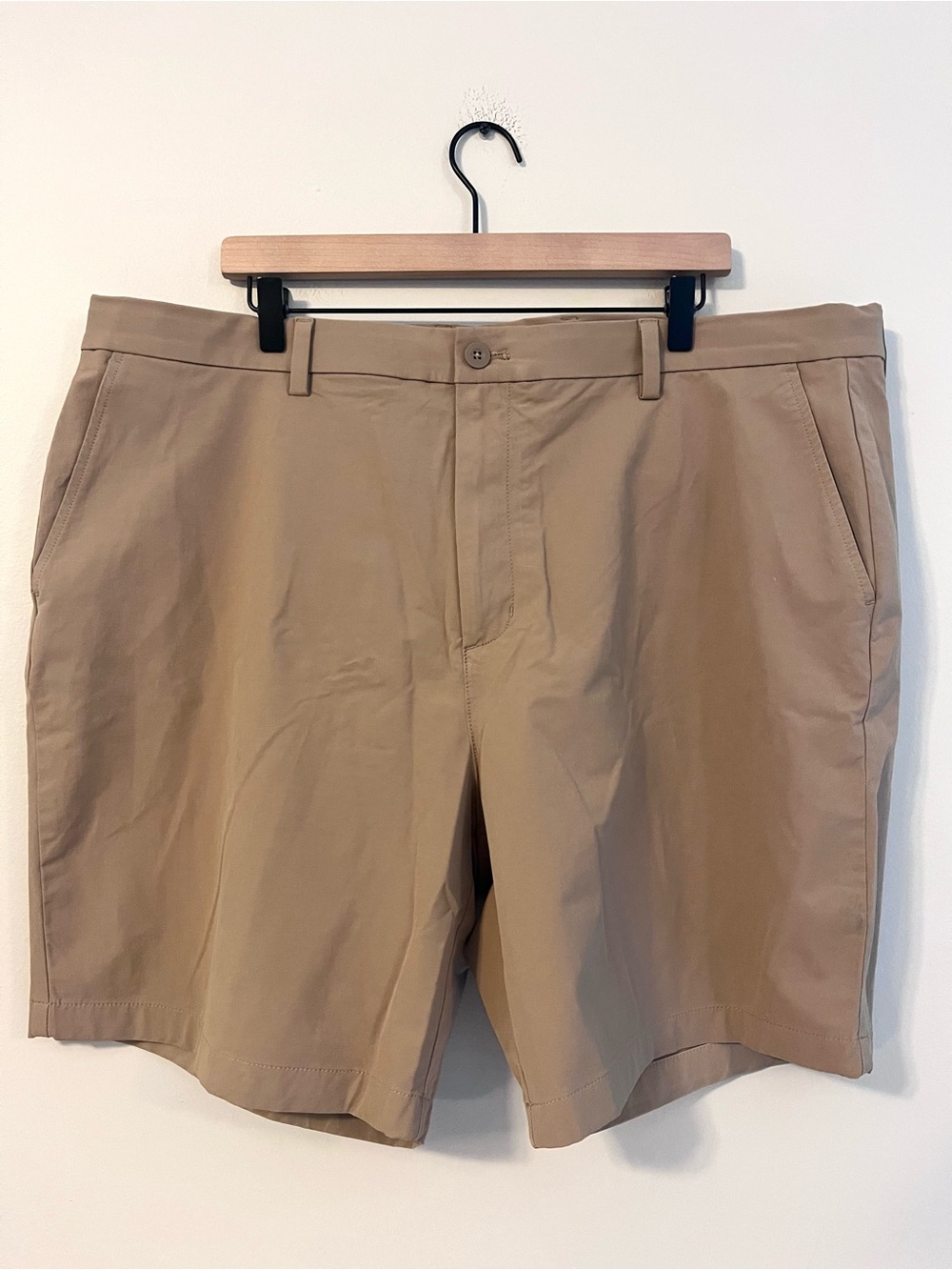 Vineyard Vines Men's Khaki On the Go Chino Performance Shorts Size 42